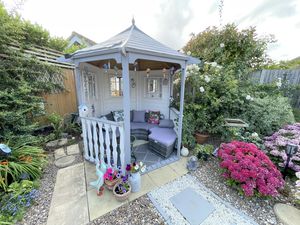 Heron Way- click for photo gallery